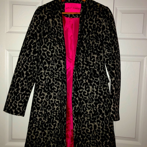 Coat - Picture 1 of 2